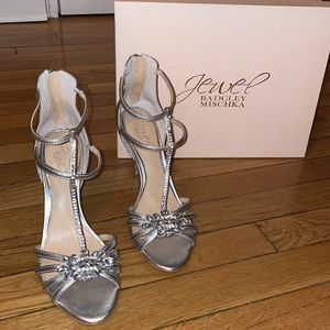 Jewel Badgley Mischka Hazel II Silmet 7 1/2 7.5 silver shoes